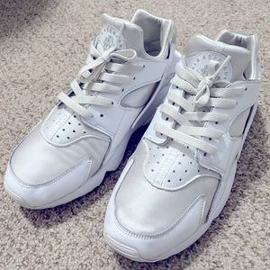 Men’s Nike Air Huarache Size 10